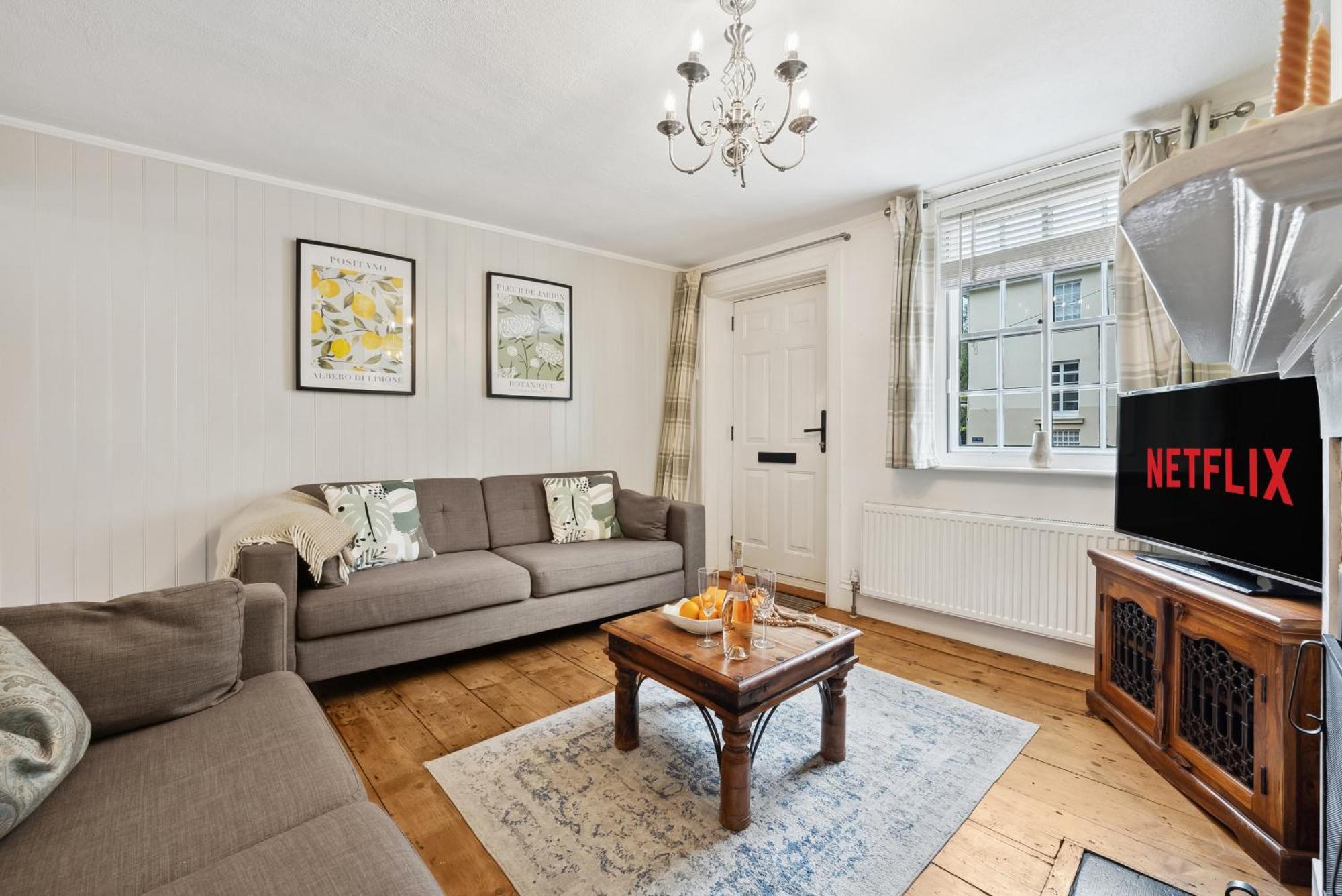 2 Bedrooms Stunning Westgate Cottage Retreat, Central Winchester, Free On-Street Parking Permit, With Garden Close To Cathedral - Sleeps 6, Pets Are Welcome, Summer Special Offer! - By Blue Puffin Stays מראה חיצוני תמונה