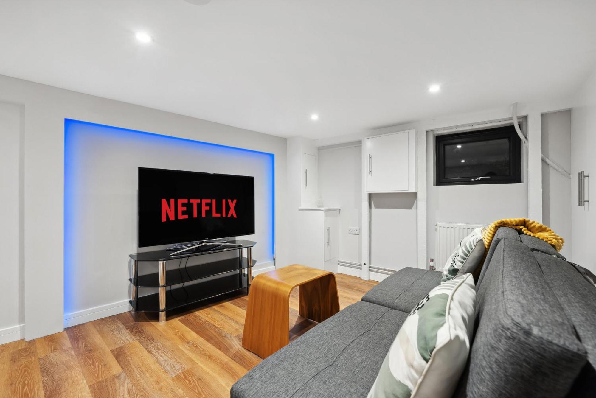 2 Bedrooms Stunning Westgate Cottage Retreat, Central Winchester, Free On-Street Parking Permit, With Garden Close To Cathedral - Sleeps 6, Pets Are Welcome, Summer Special Offer! - By Blue Puffin Stays מראה חיצוני תמונה